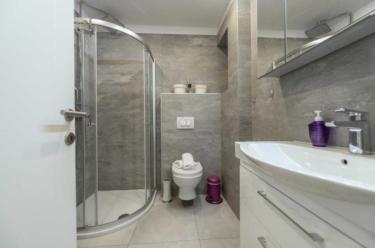 Luxury Apartment Purple Summer Sea View Makarska Exterior photo